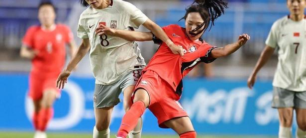 米兰体育官方-包含戈壁沙漠上的一场女足比赛引发关注的词条