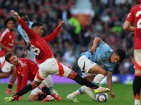 米兰体育在线-关于曼城惨败榜首位置岌岌可危的信息