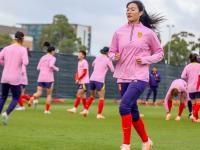 米兰体育网站入口-女子足球赛场上展现出优异表现令人惊叹