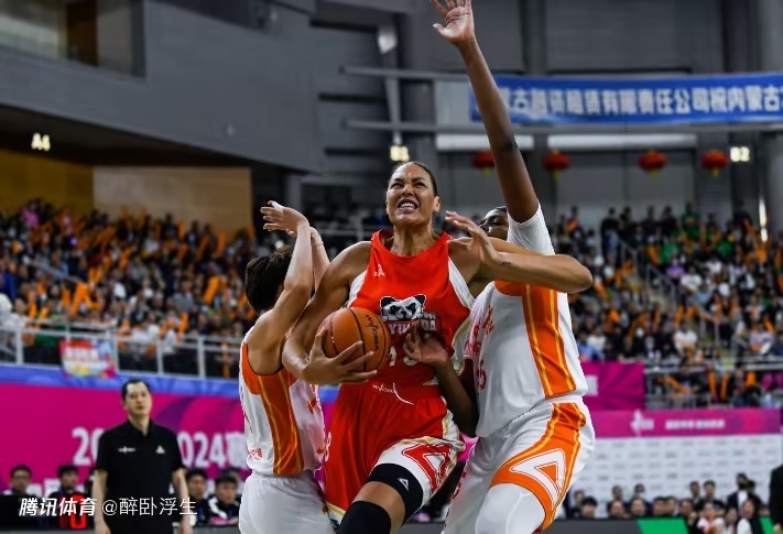 篮球比赛精彩纷呈,吸引众多球迷观看 篮球比赛精彩纷呈,吸引众多球迷观看