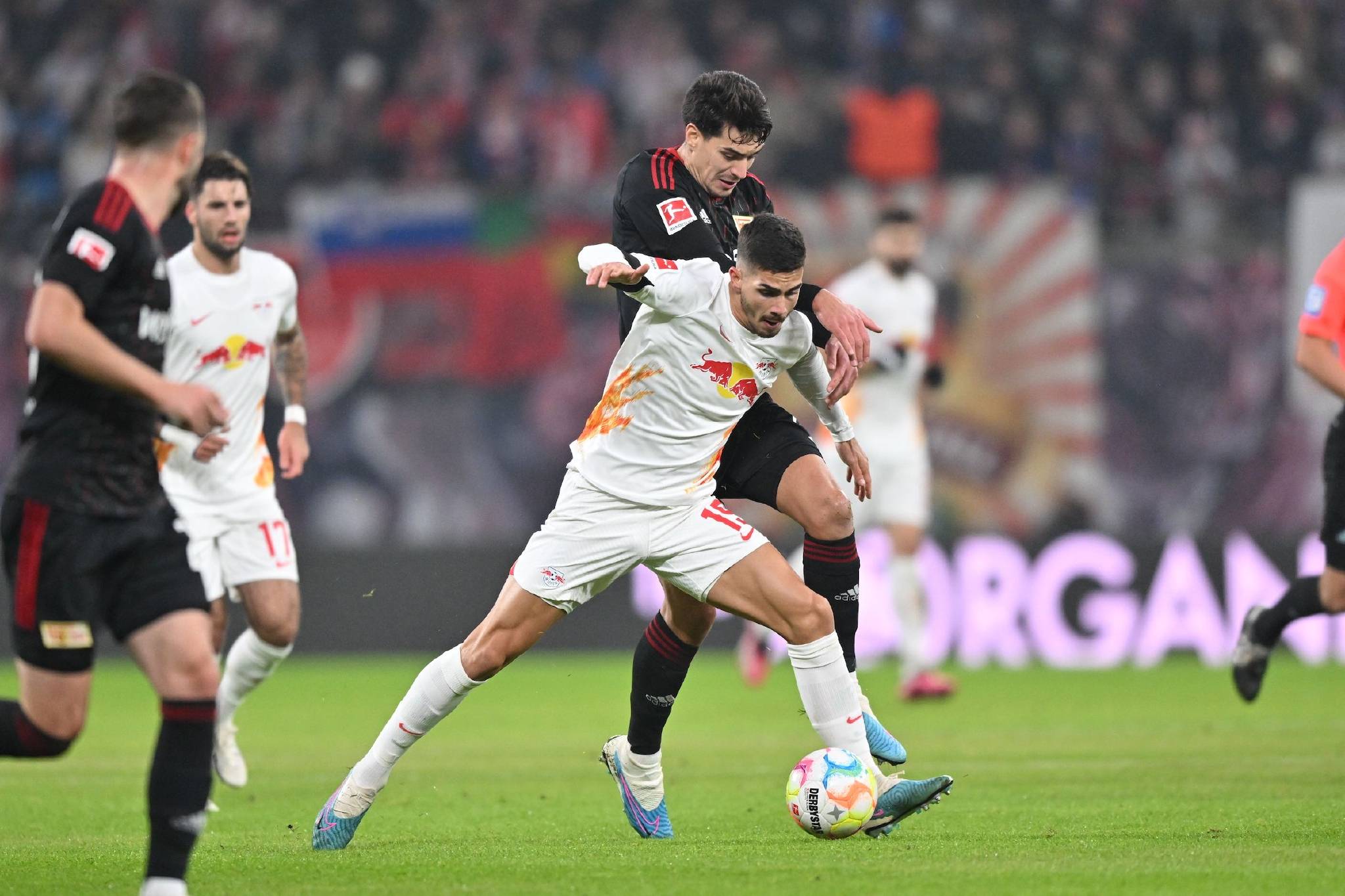 关于慕尼黑红牛严阵以待与勒沃库森的对决的信息 关于慕尼黑红牛严阵以待与勒沃库森的对决的信息