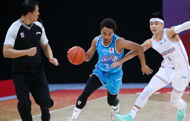 关于连败之后反弹势头，球队寻找平衡点的信息