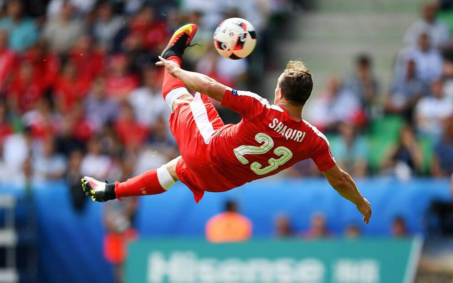 精彩瞬间！球员风采赛场闪耀的简单介绍