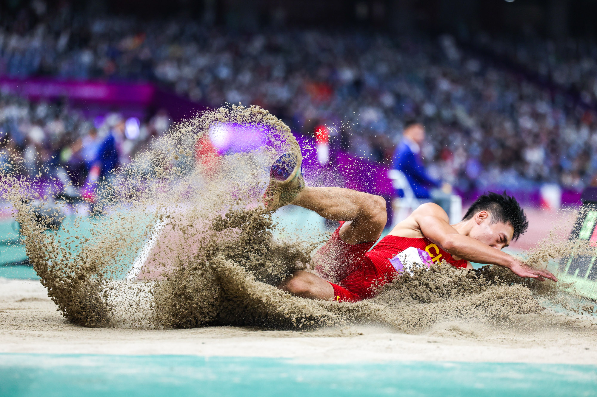 精彩瞬间！球员风采赛场闪耀的简单介绍