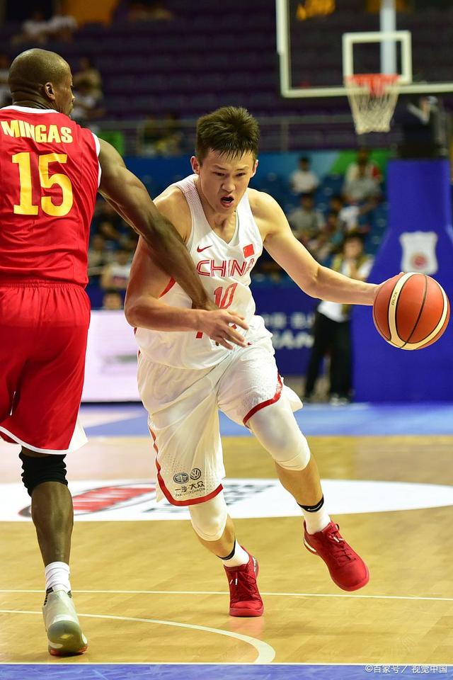 荷兰选手在篮球比赛中实现逆袭,夺得银牌 荷兰选手在篮球比赛中实现逆袭,夺得银牌