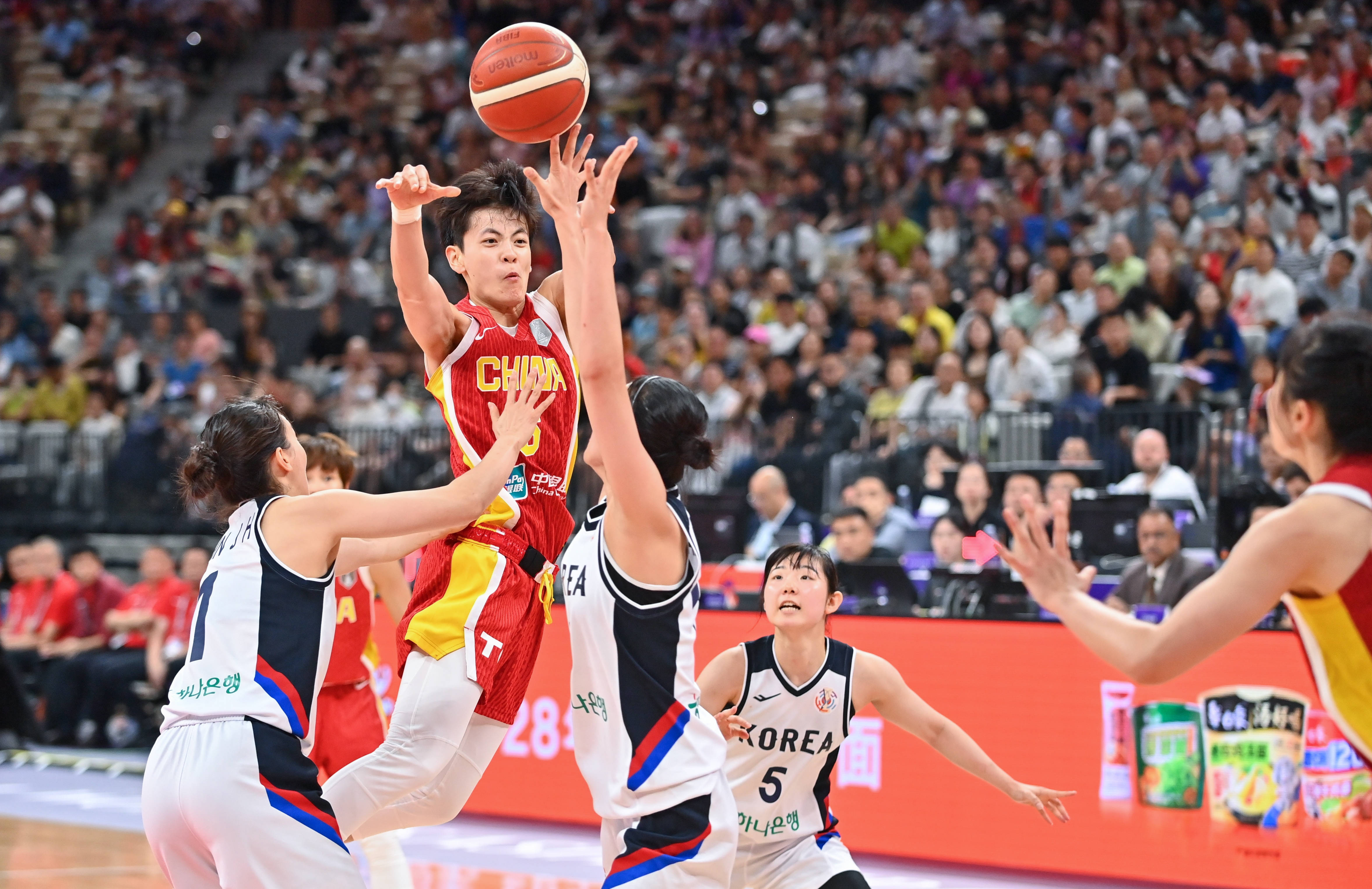 亚洲杯篮球赛火热开赛,球队展现实力 亚洲杯篮球赛火热开赛,球队展现实力