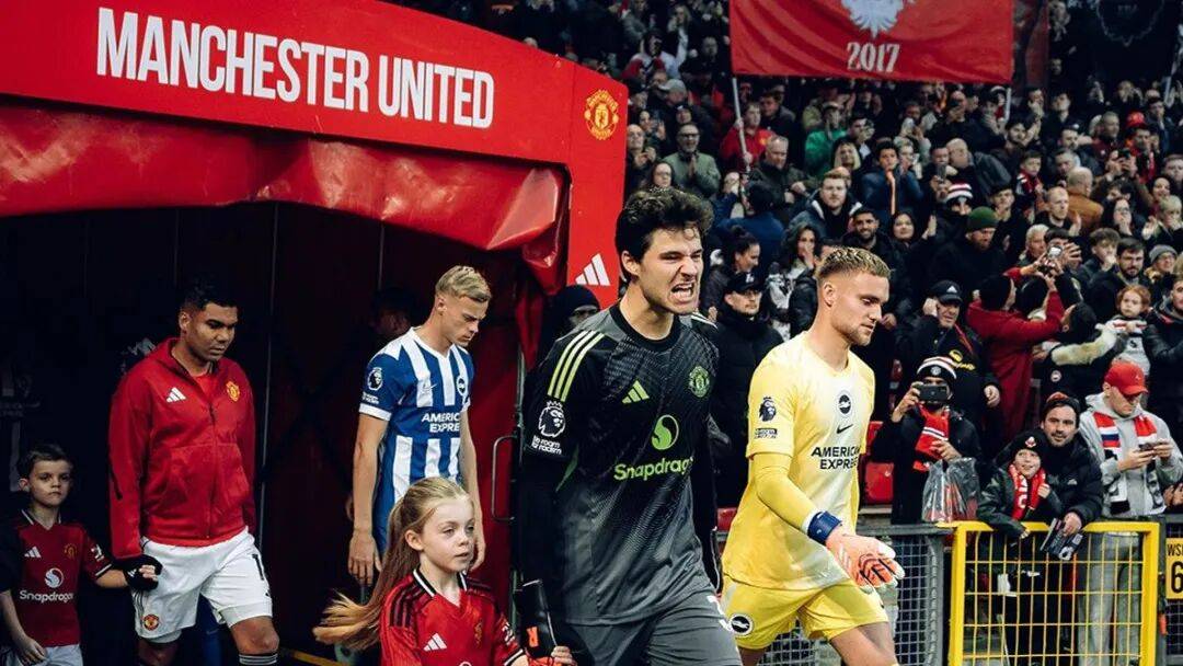 包含沃尔夫斯堡新援表现不济，球队急需调整的词条