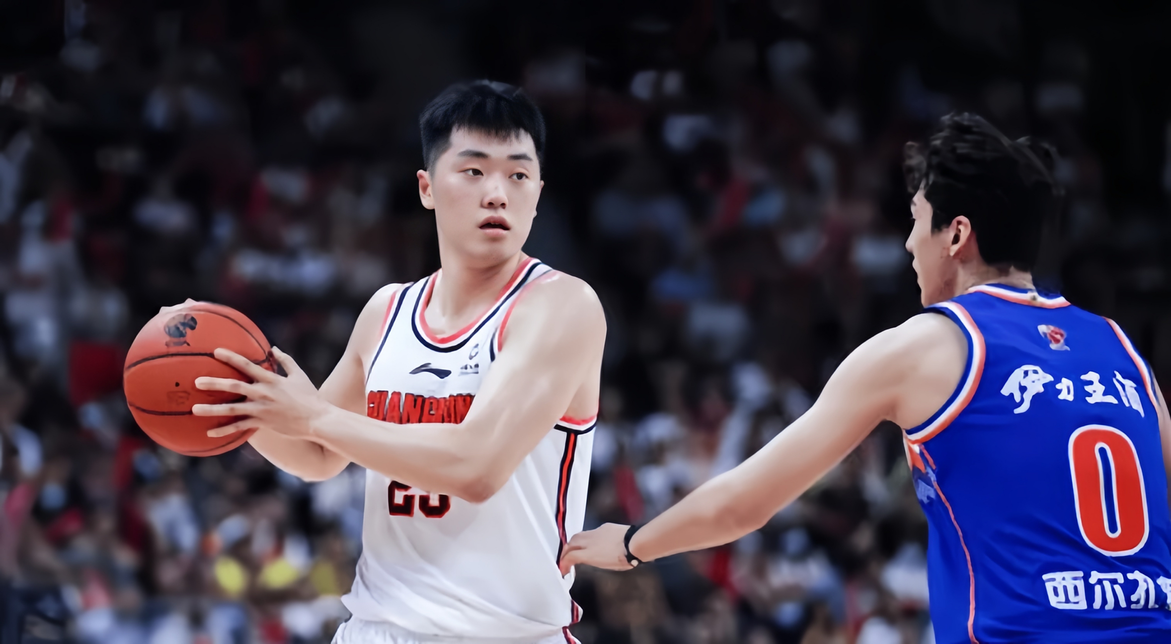 广东宏远队主场迎战上海申花男篮，赢得晋级