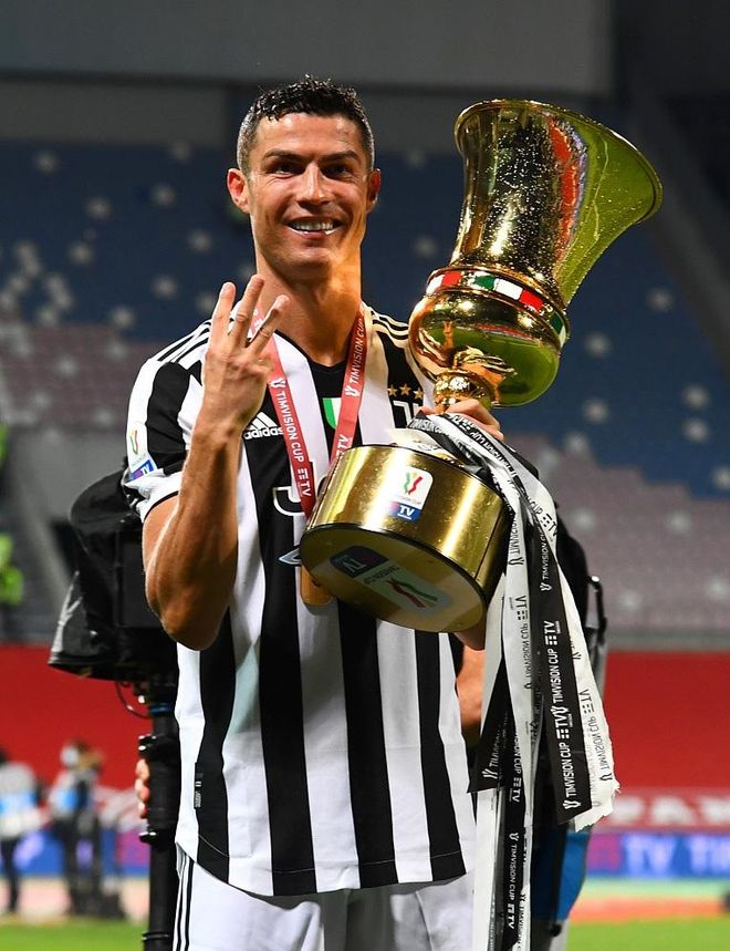 包含尤文图斯突破障碍，获得宝贵胜利的词条