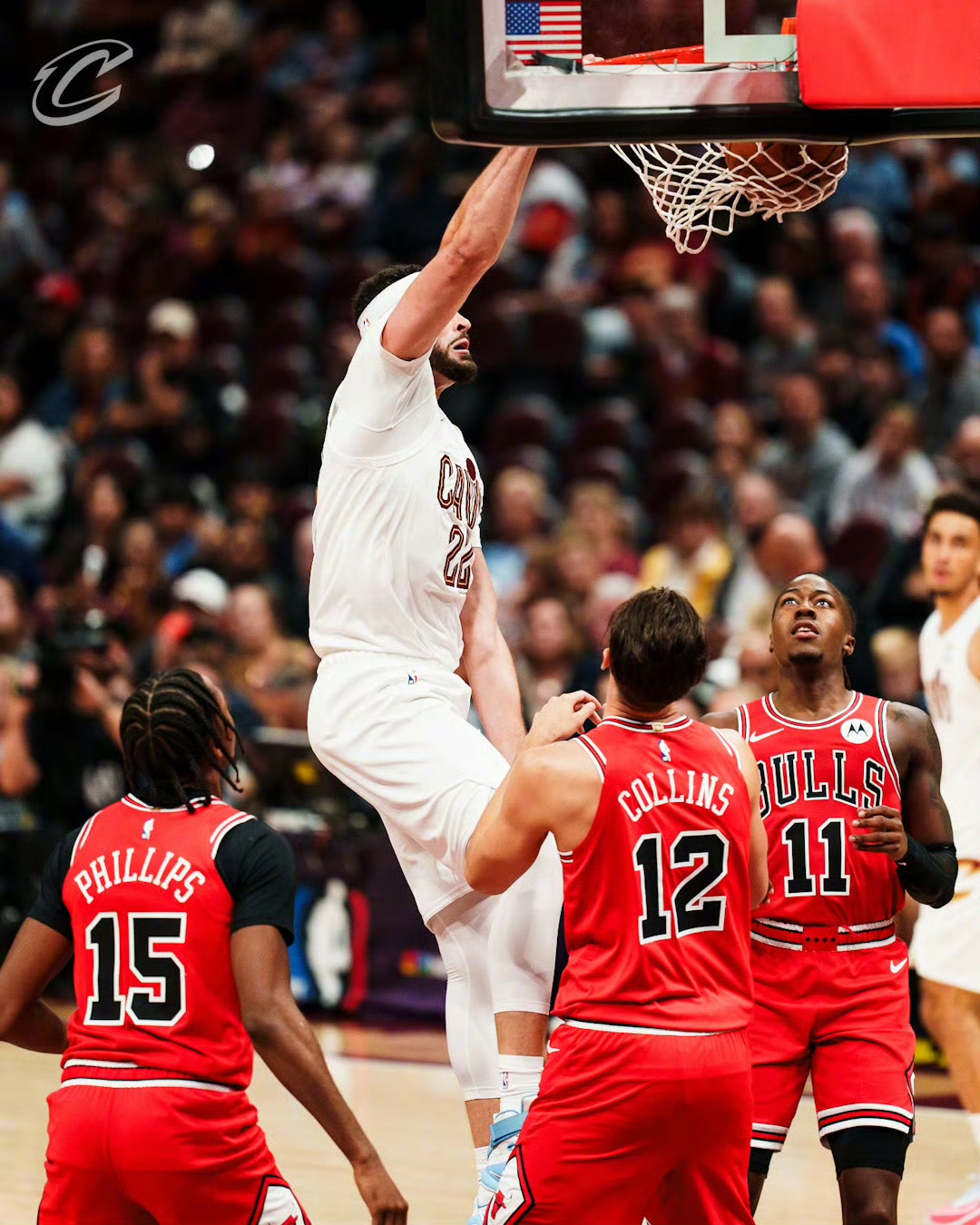 包含芝加哥公牛后卫突破出色表现，打破尴尬局面的词条